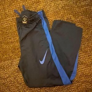 Nike boys large sweatpants